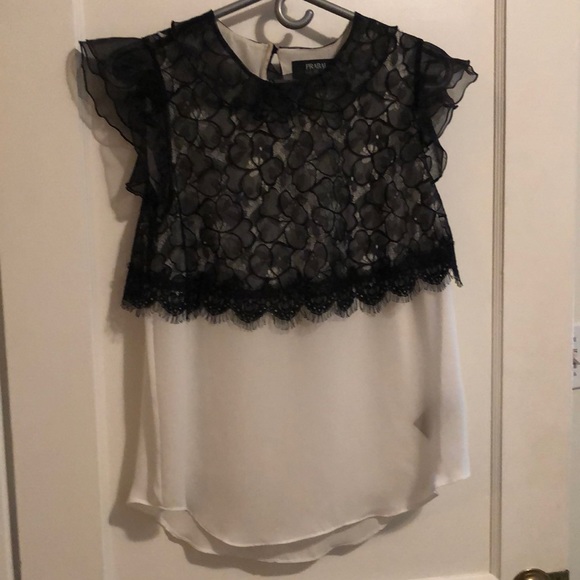 Beautiful lace black & white blouse excellent for holiday parties - Picture 1 of 5
